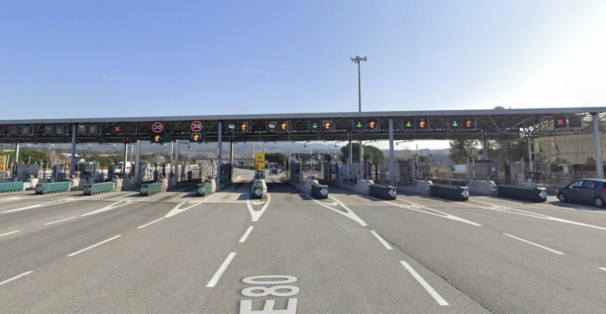 Les routiers bloquent l’A8 pour dénoncer la hausse du carburant Les routiers bloquent l’A8 pour dénoncer la hausse du carburant