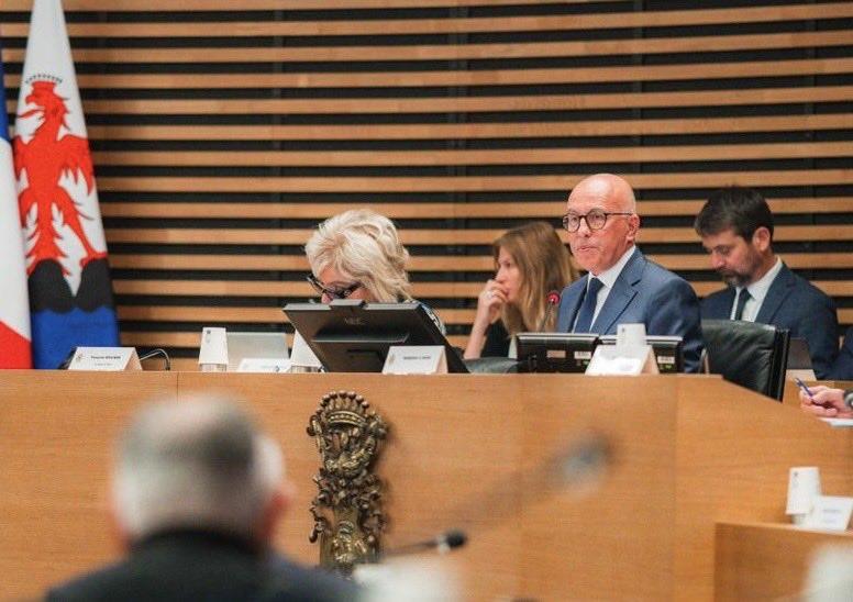 JO 2030 à Nice : Éric Ciotti favorable à une patinoire dans la Plaine du Var JO 2030 à Nice : Éric Ciotti favorable à une patinoire dans la Plaine du Var