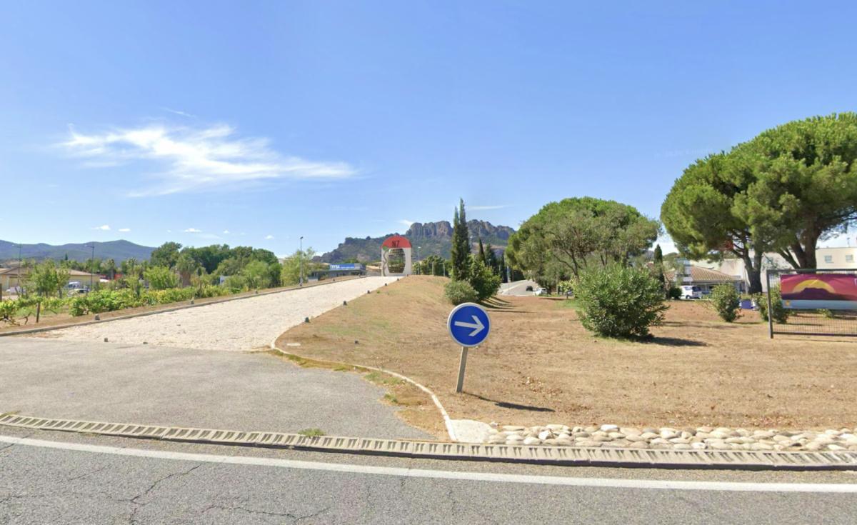 Roquebrune-sur-Argens : des travaux pour en finir avec les bouchons sur un axe saturé Roquebrune-sur-Argens : des travaux pour en finir avec les bouchons sur un axe saturé
