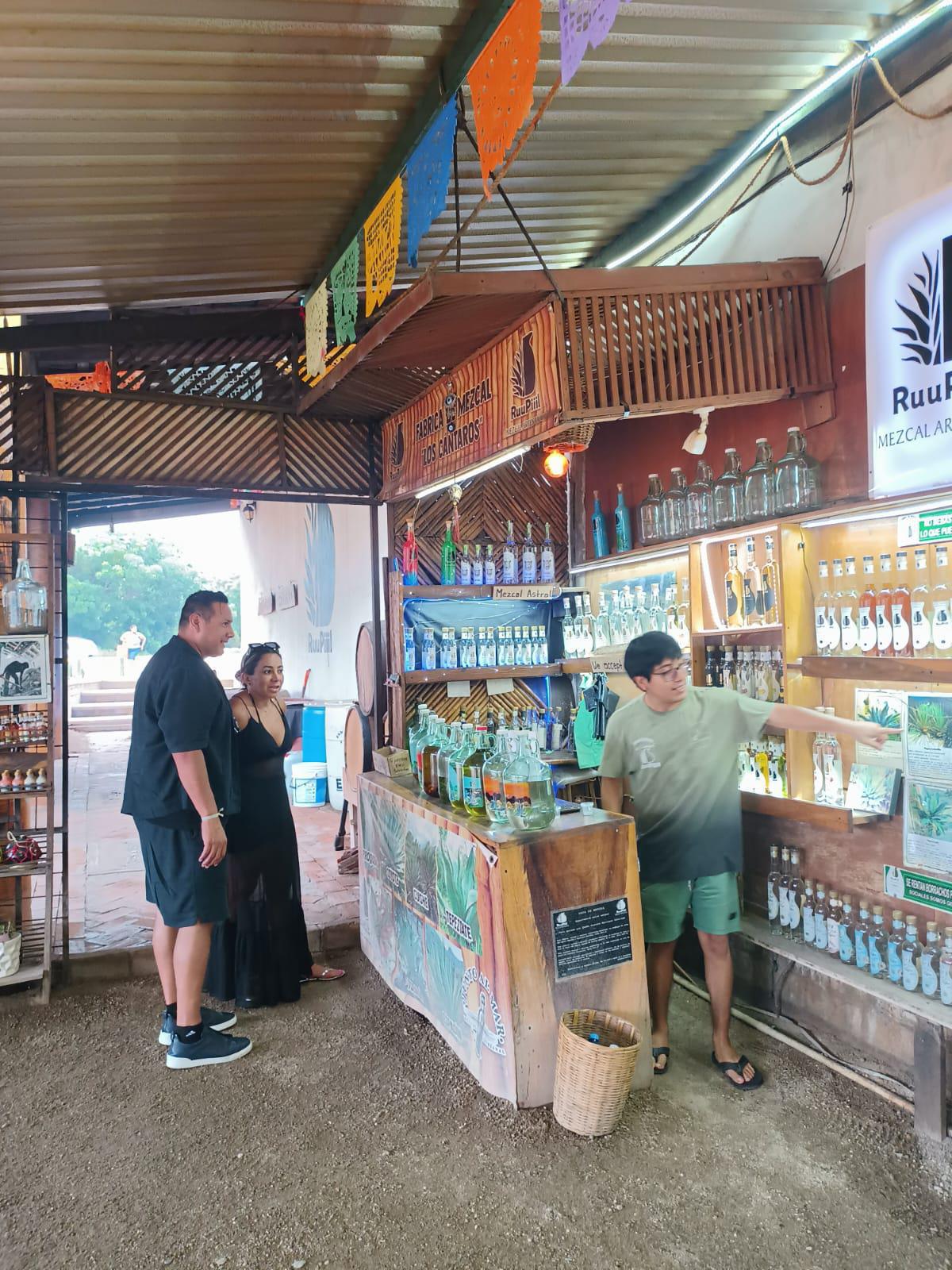 Fabrica de Mezcal "Los Cantaros"