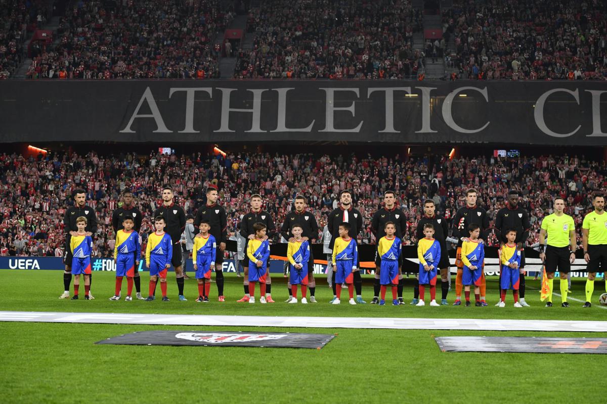 Nuestros benjamines con el Athletic Nuestros benjamines con el Athletic
