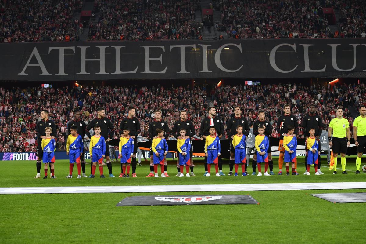 Nuestros benjamines con el Athletic Nuestros benjamines con el Athletic