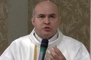Padre Dênis Oldack Paixão e Silva