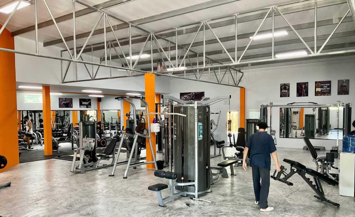 PODIUM GYM • CROSSFIT PODIUM GYM • CROSSFIT