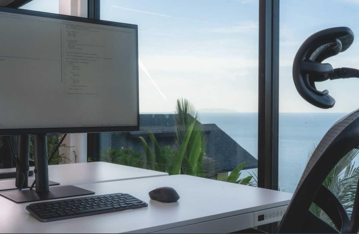 MAKE SPACE MAKE SPACE