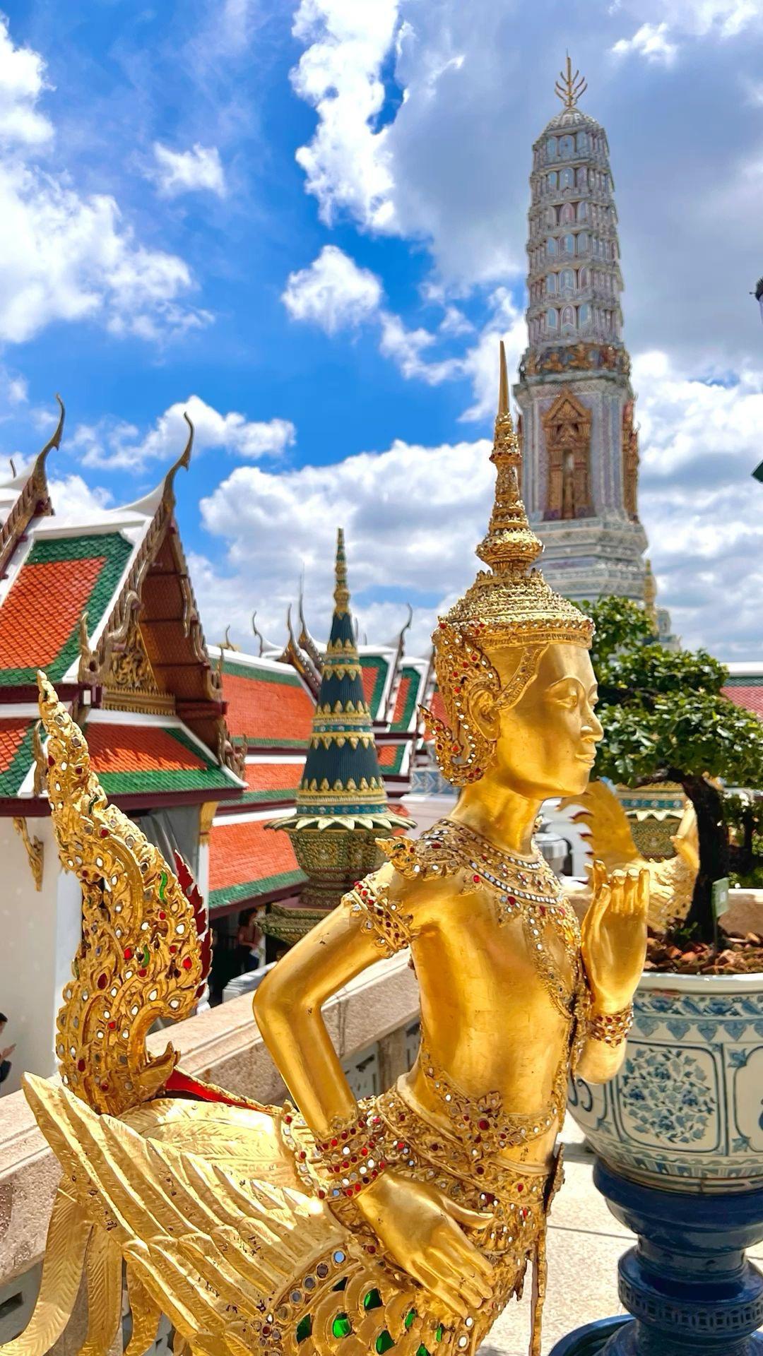 THE GRAND PALACE