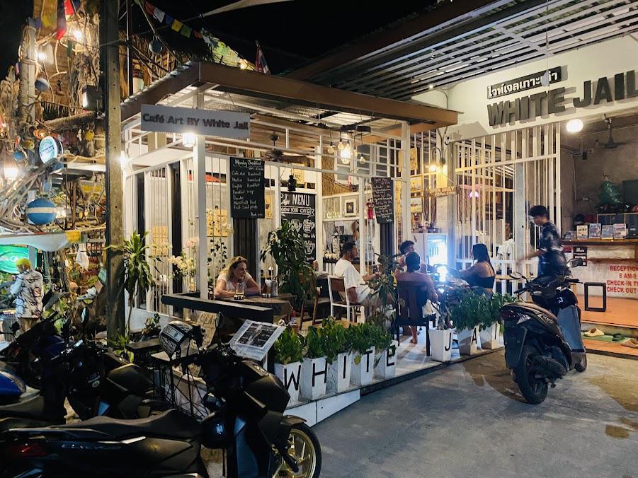 CAFÈ ART BY WHITE JAIL CAFÈ ART BY WHITE JAIL