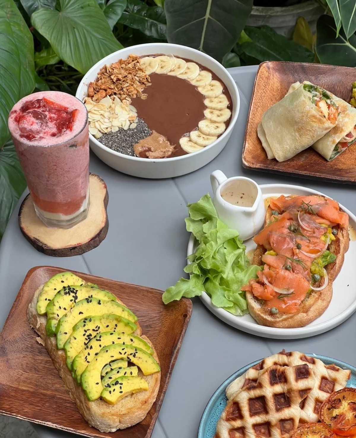 BLUE SHARK BRUNCH CAFE KOH TAO