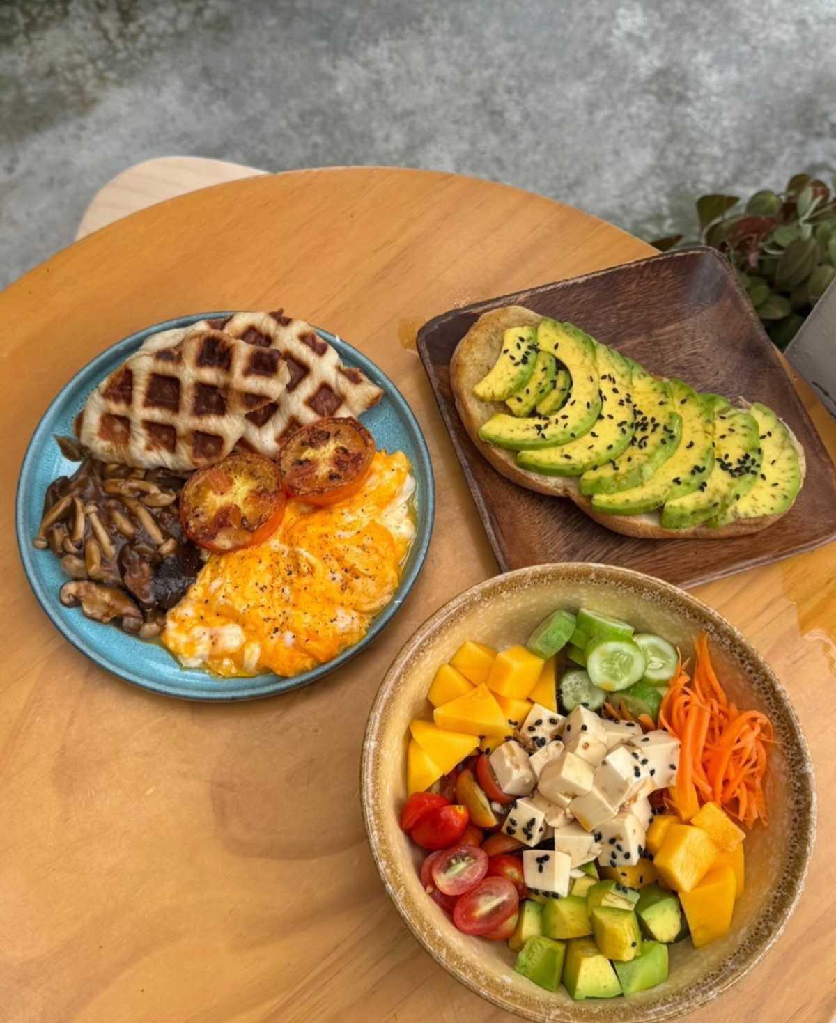 BLUE SHARK BRUNCH CAFE KOH TAO