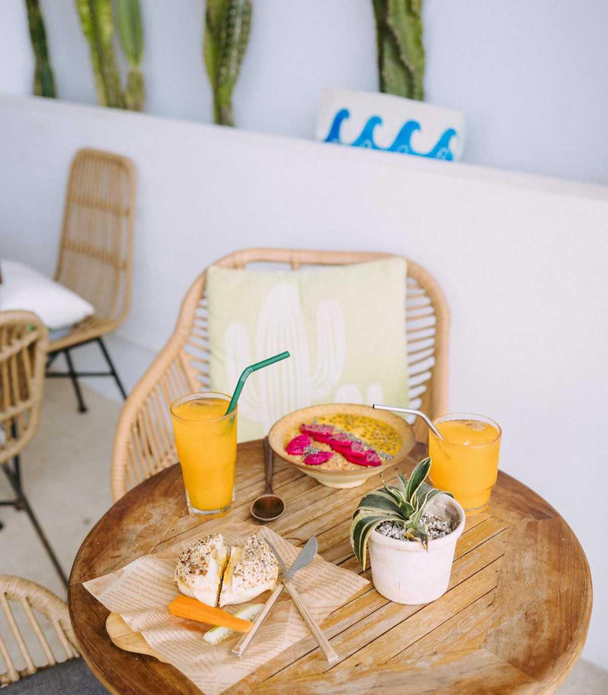 CACTUS CAFE & BEACH BAR CACTUS CAFE & BEACH BAR