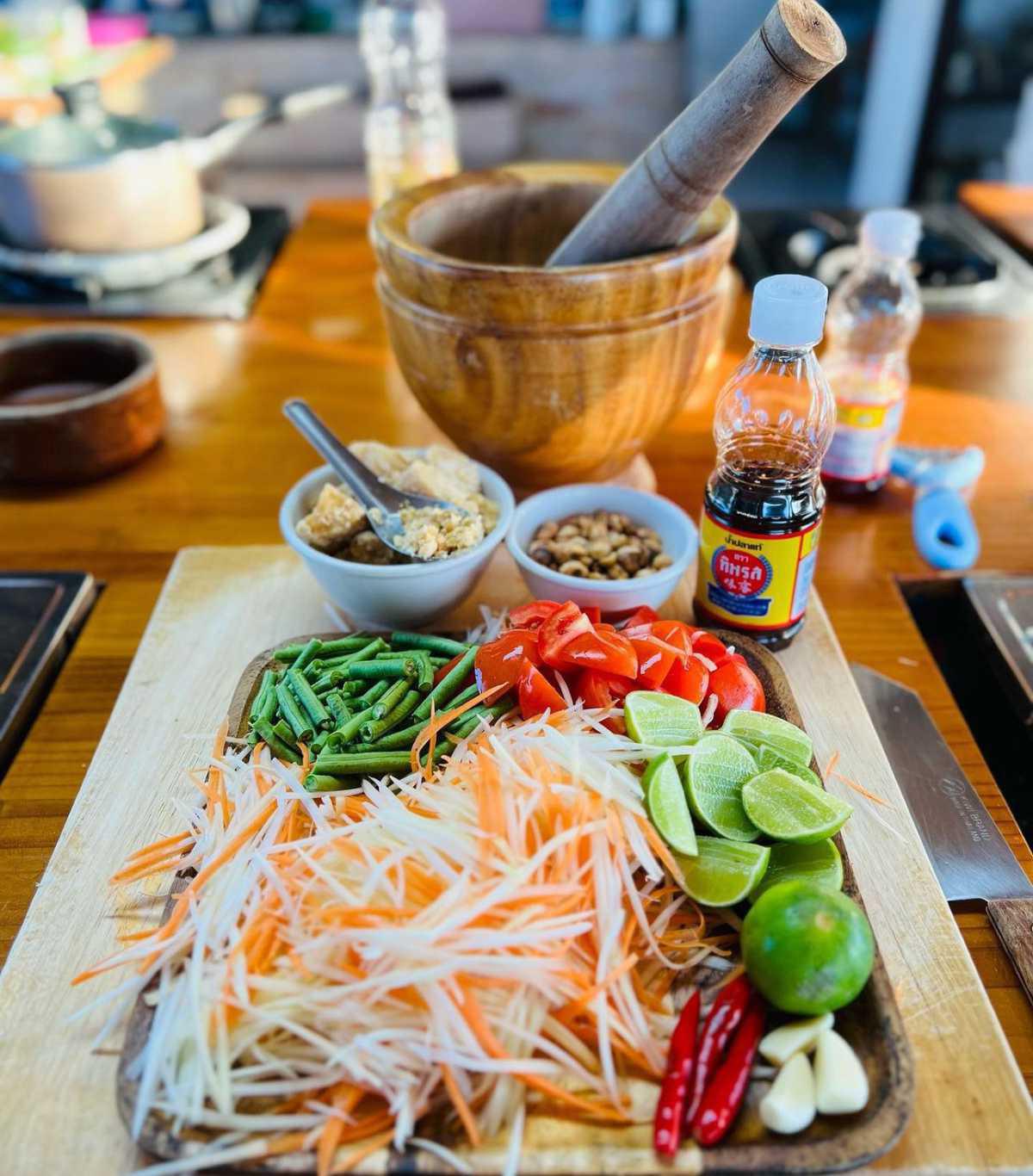 THAI COOKING WITH JOY THAI COOKING WITH JOY