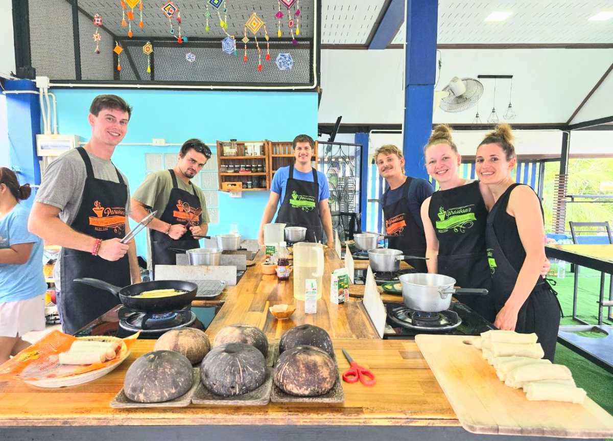 PARAWAN'S THAI HOME COOKING CLASSES PARAWAN'S THAI HOME COOKING CLASSES