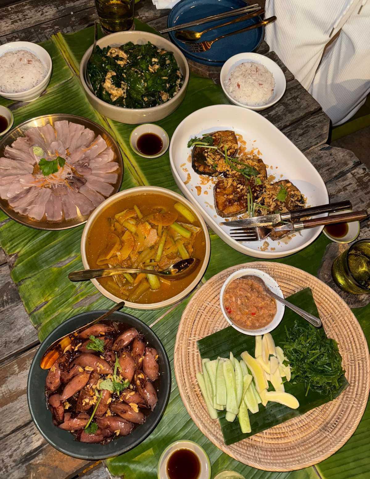 CHEF'S TABLE BY MAMA (CHICK)