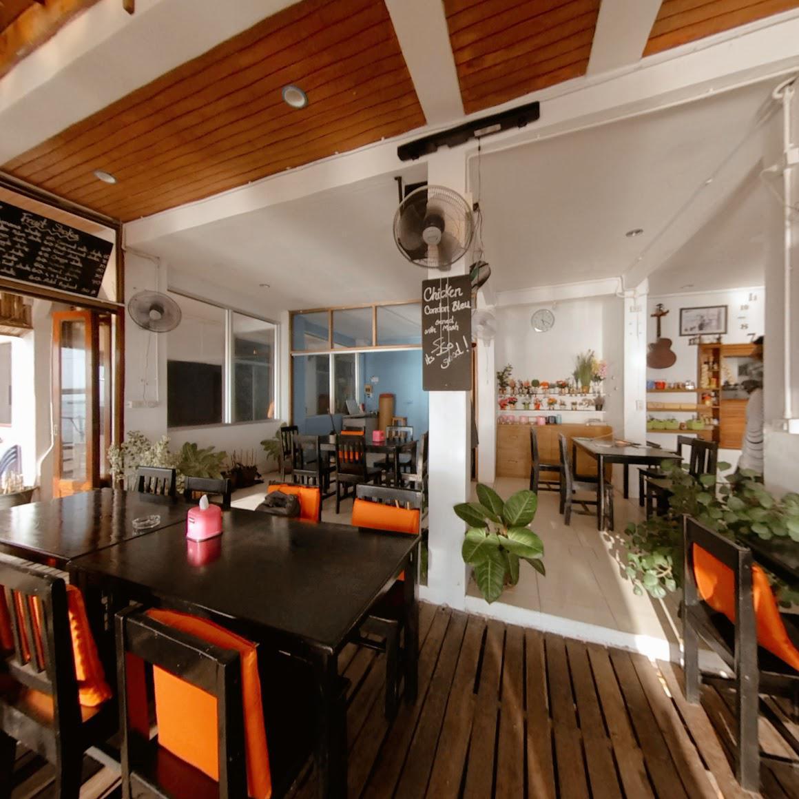 FAMILY KITCHEN