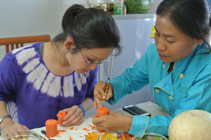 HALF DAY PROFESSIONAL THAI FRUIT AND VEGETABLE CARVING CLASS