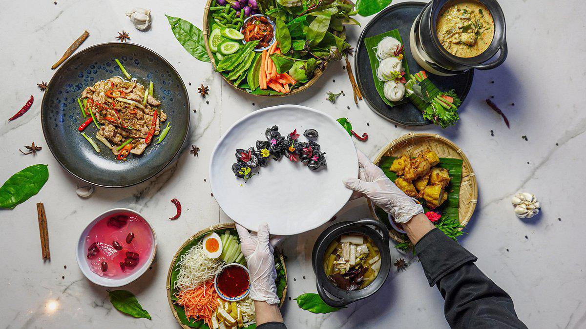 SILK RESTAURANT & BAR