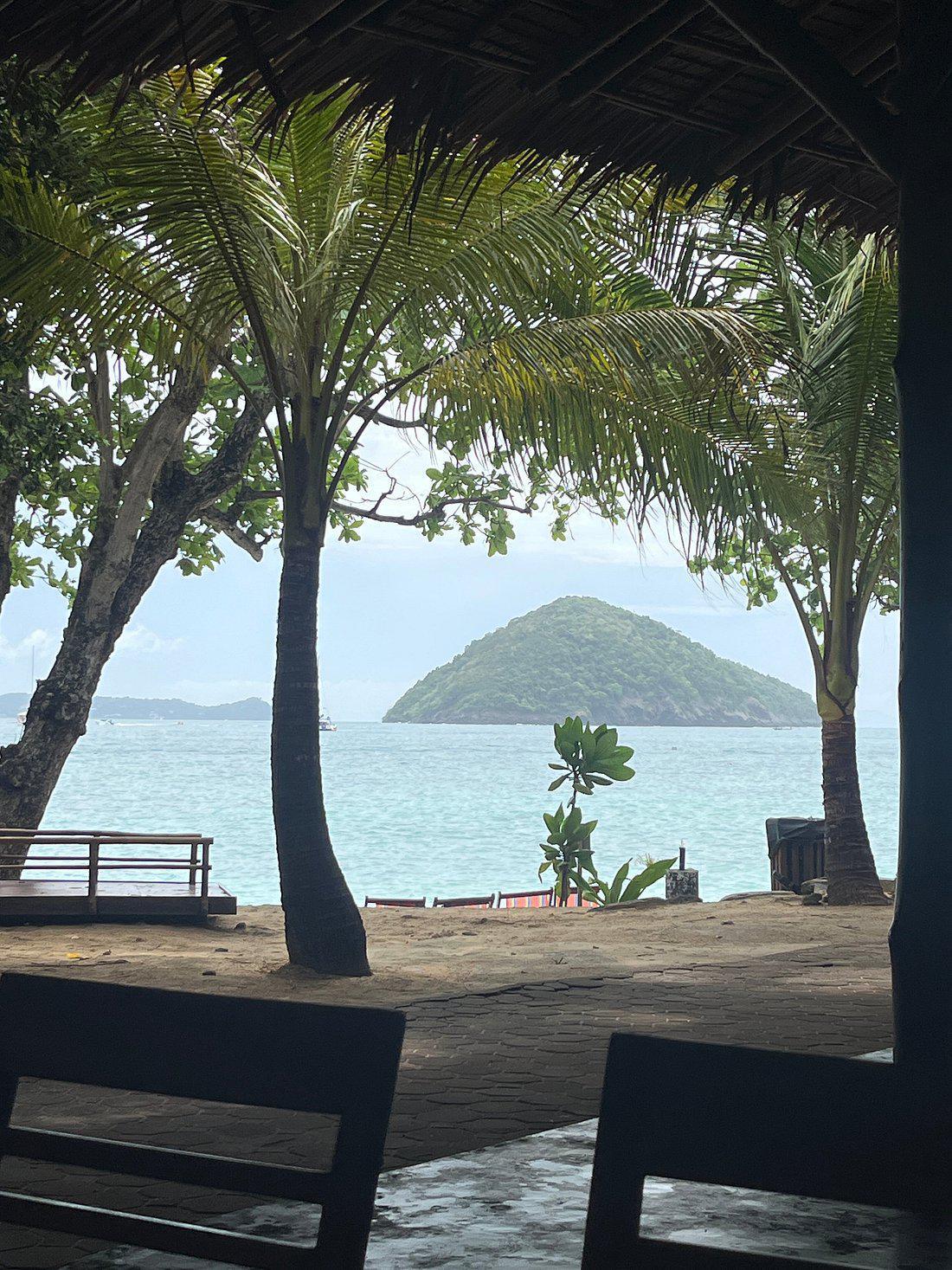 BANANA BEACH BANANA BEACH