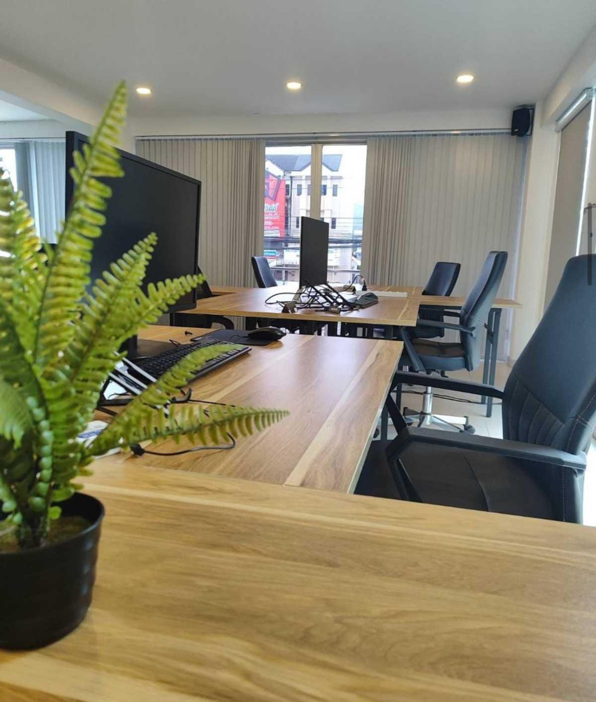 GRIND TIME CO-WORKING SPACE