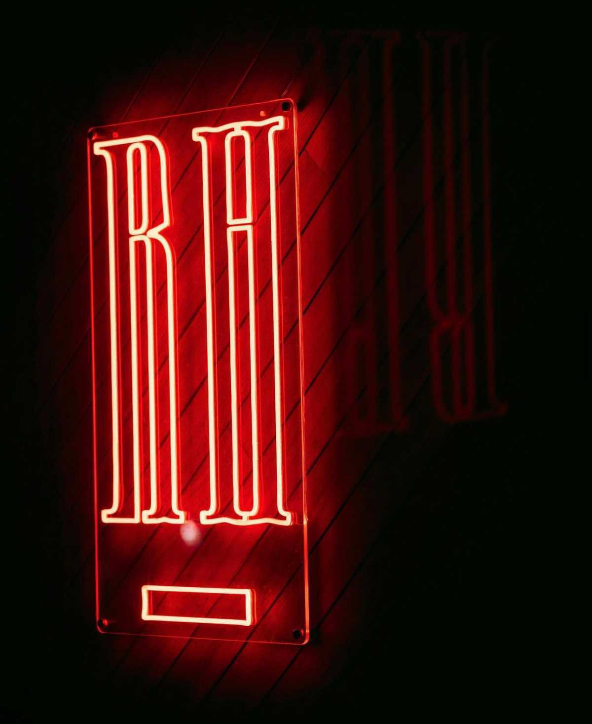 RABBIT HOLE RABBIT HOLE