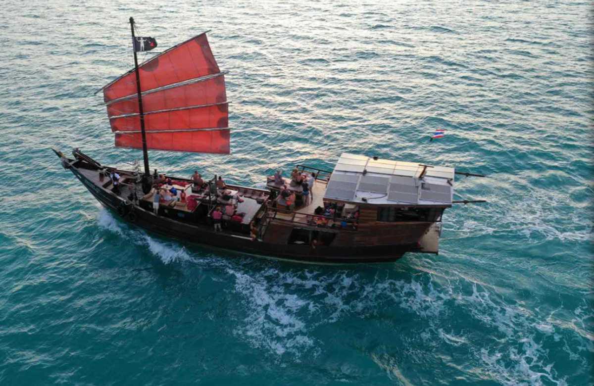 CHANTARA JUNK BOAT  CHANTARA JUNK BOAT