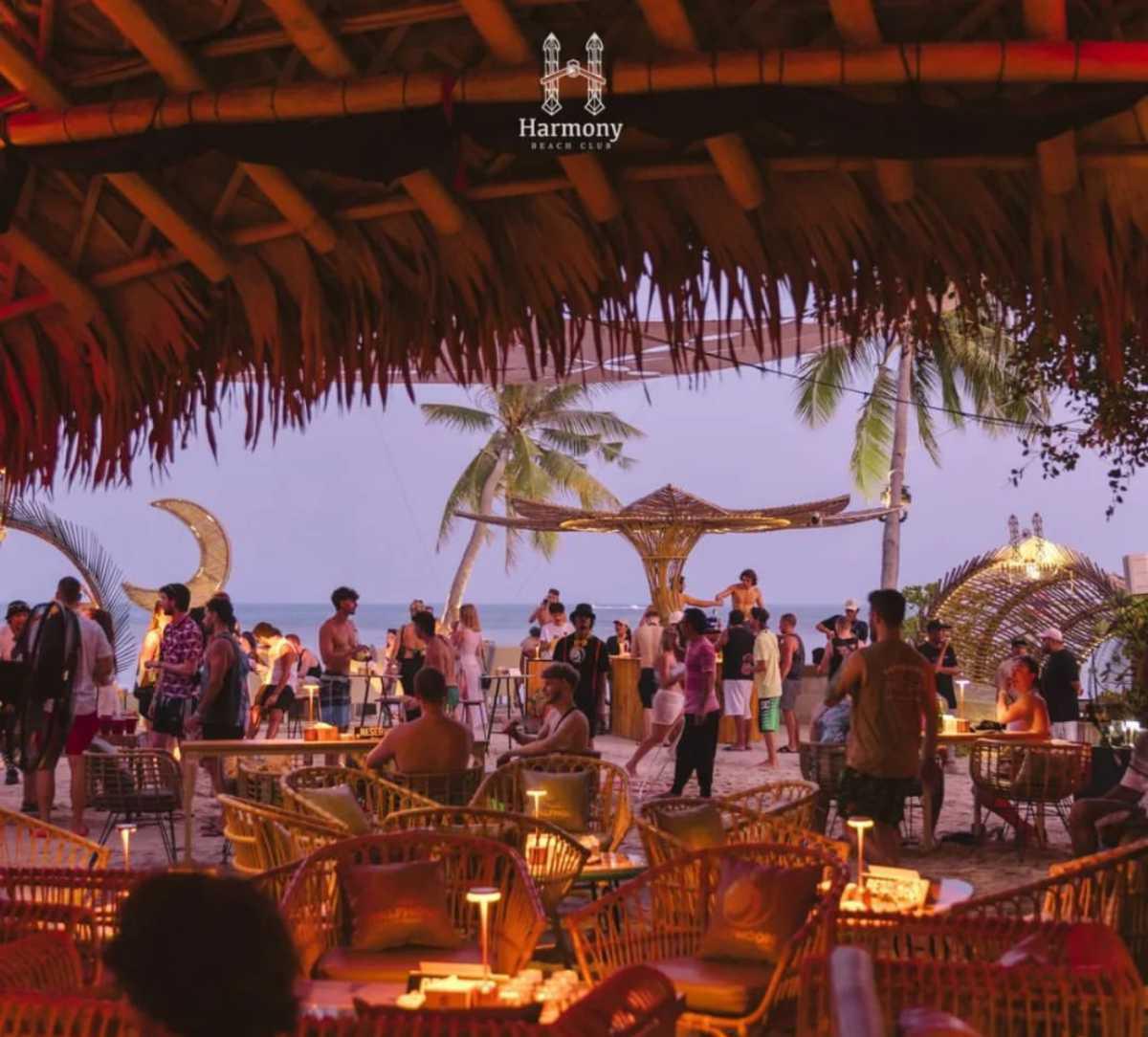 HARMONY • HALFMOON HARMONY • HALFMOON