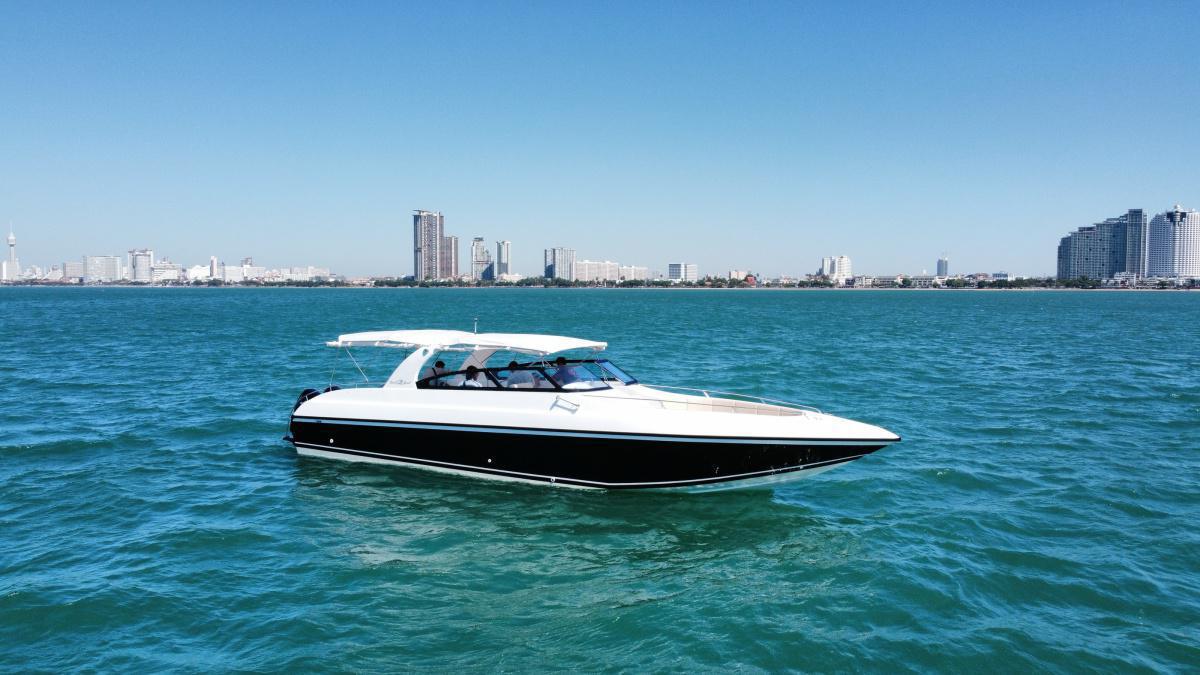 TWIN ENGINE SPEEDBOAT  TWIN ENGINE SPEEDBOAT