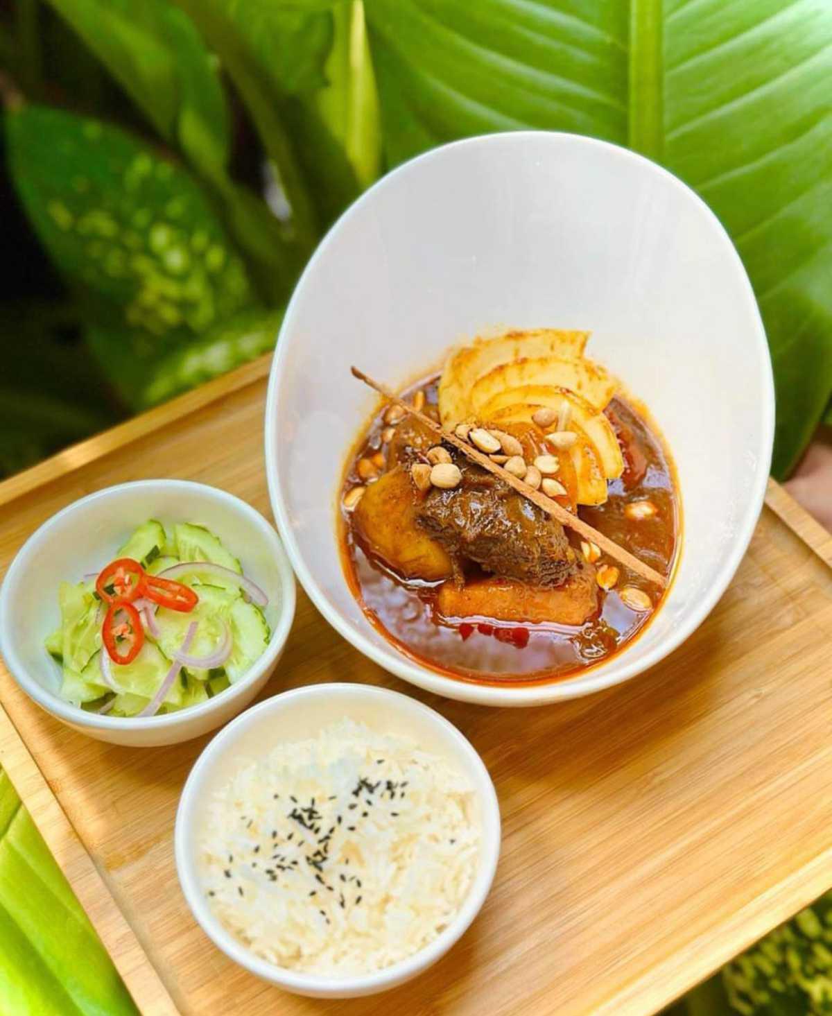 KAWIN’S KITCHEN KAWIN’S KITCHEN