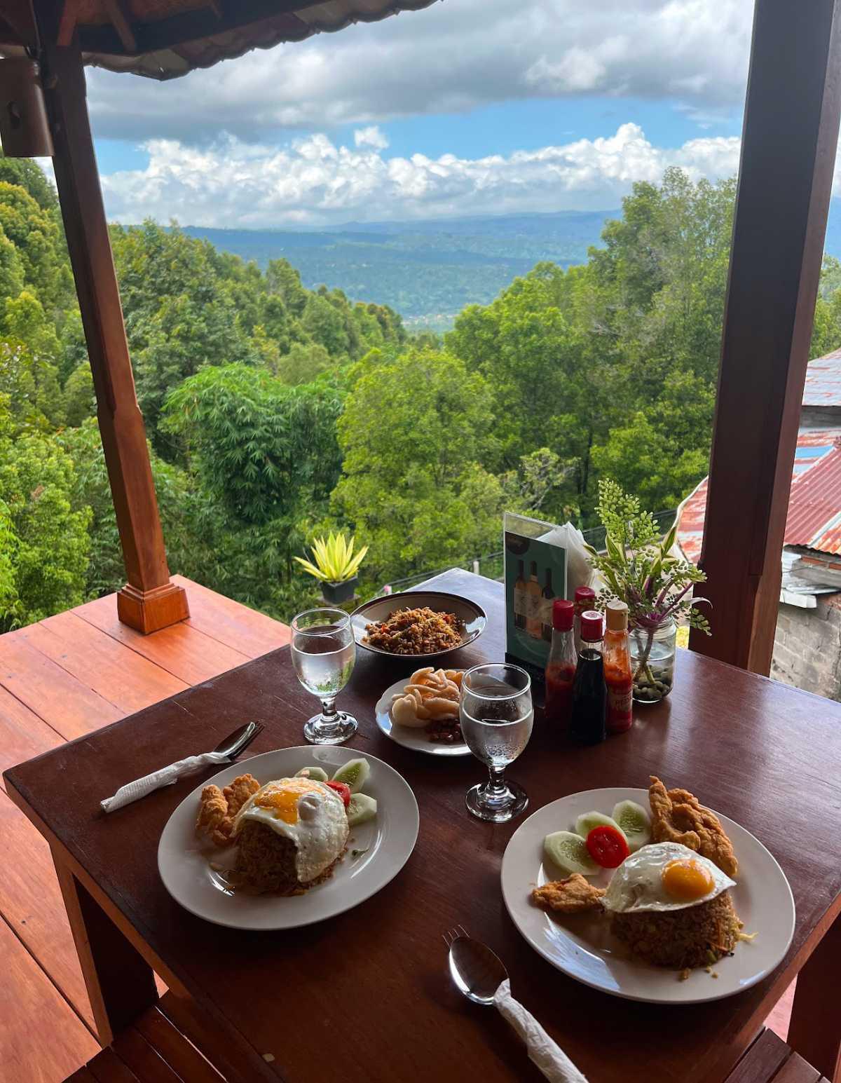 WARUNG MADE'S MUNDUK WARUNG MADE'S MUNDUK