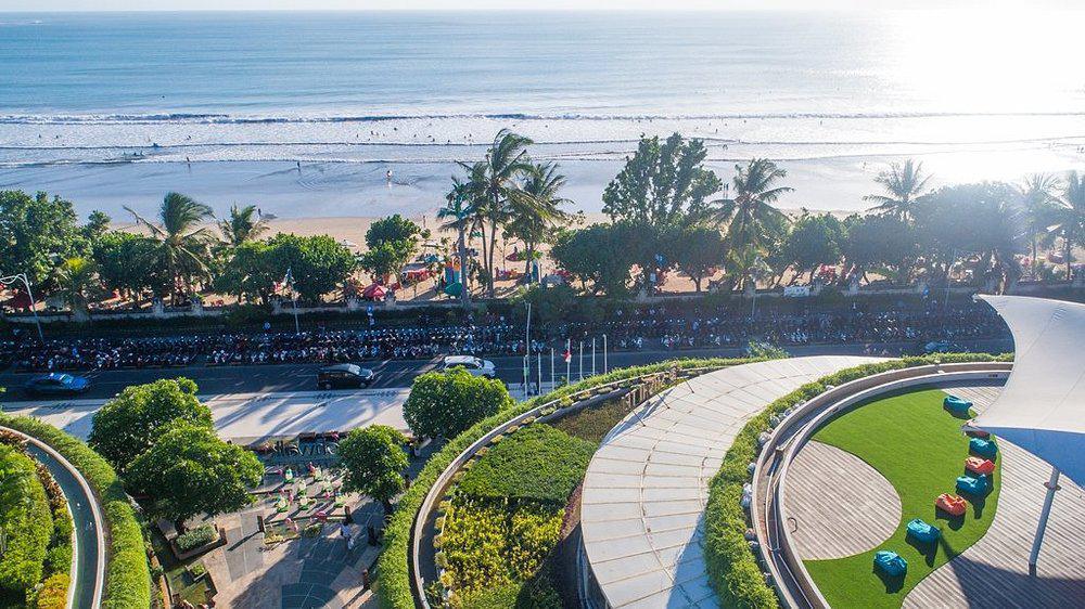 BEACHWALK SHOPPING CENTER