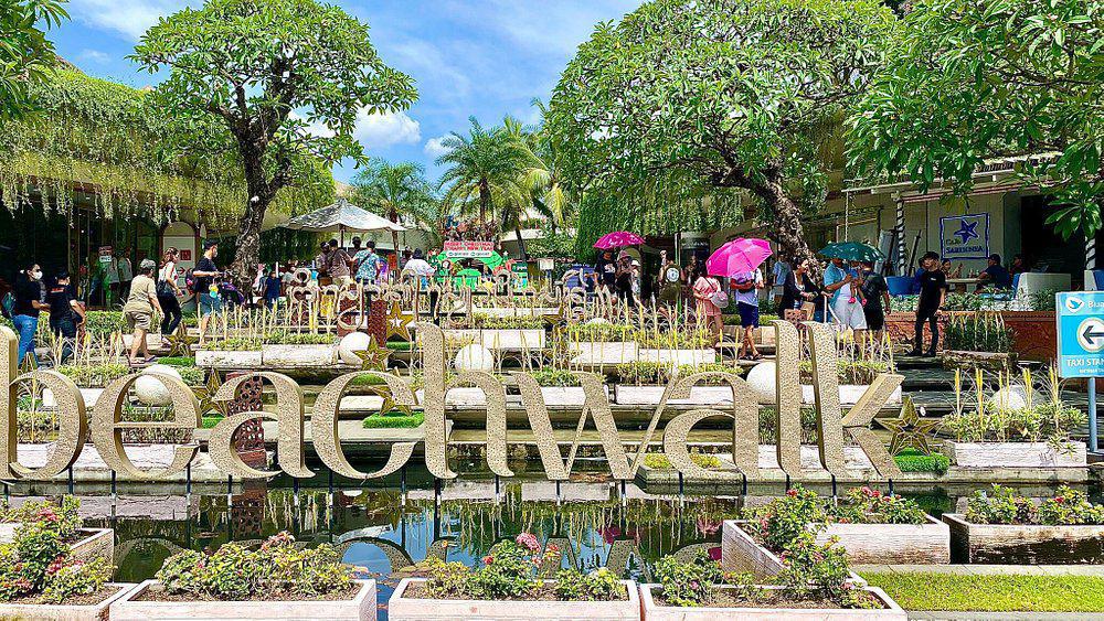 BEACHWALK SHOPPING CENTER