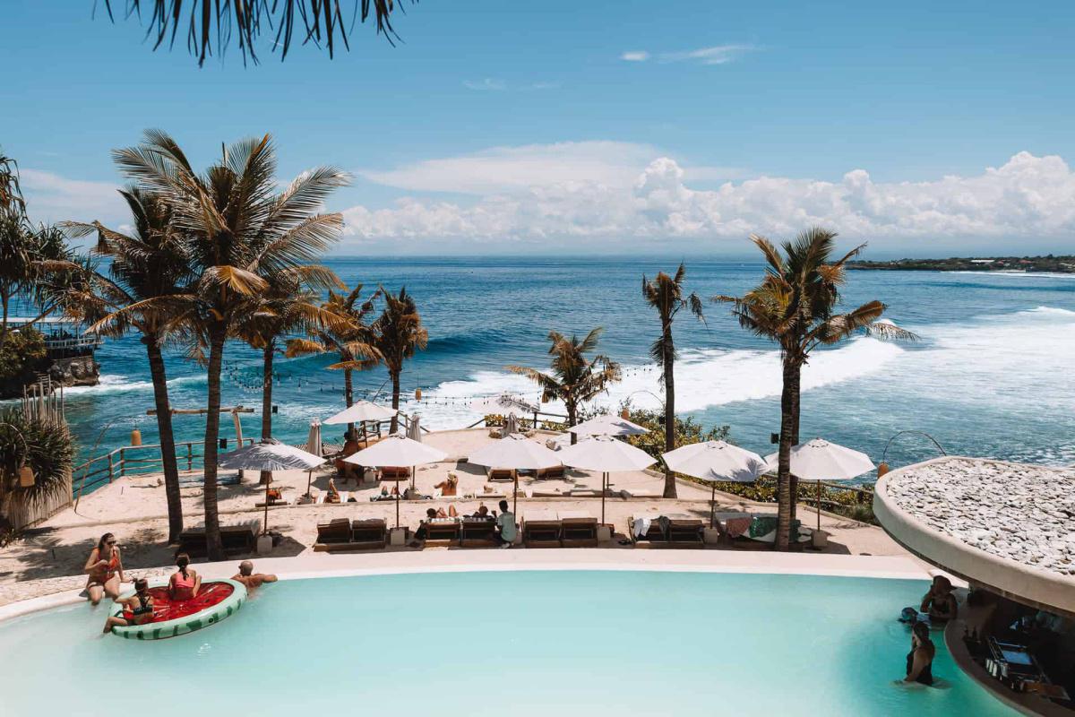 THE VIEW DAY CLUB - NUSA CENINGAN, BALI