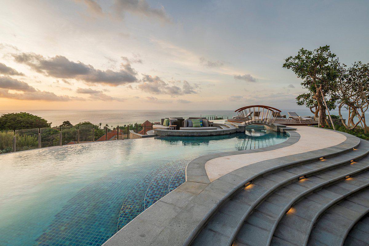 LUNA ROOFTOP BAR, BALI LUNA ROOFTOP BAR, BALI