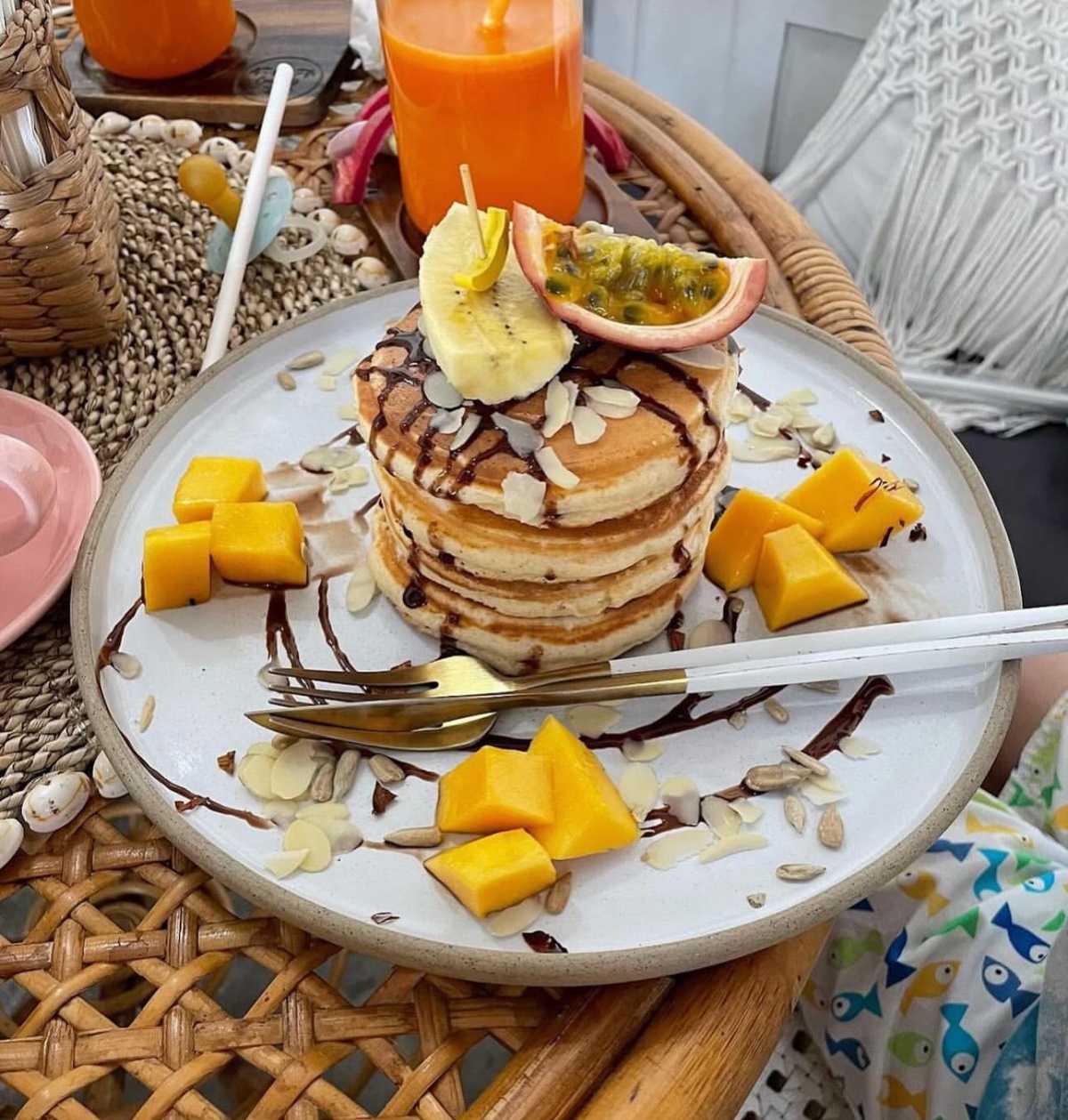 BEACH COCONUTS BOWLS BEACH COCONUTS BOWLS