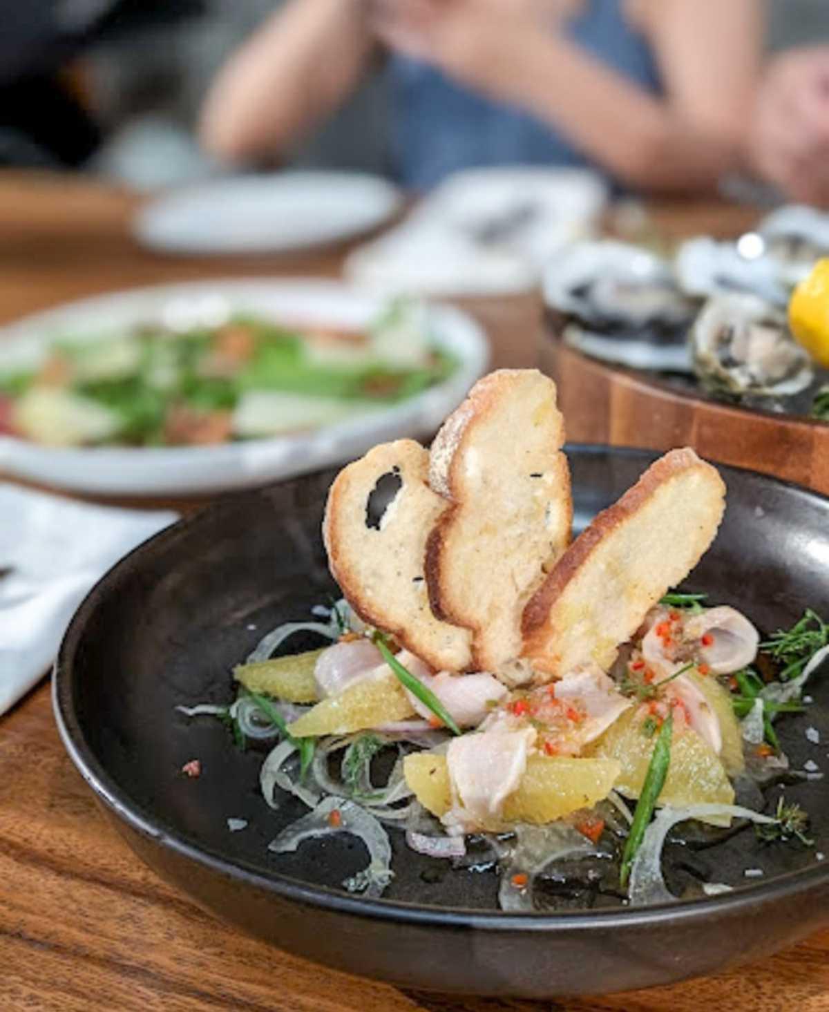 2 FISHES ON THE BEACH 2 FISHES ON THE BEACH