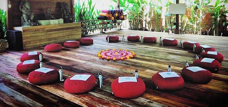 YOGA BLISS LEMBONGAN YOGA BLISS LEMBONGAN