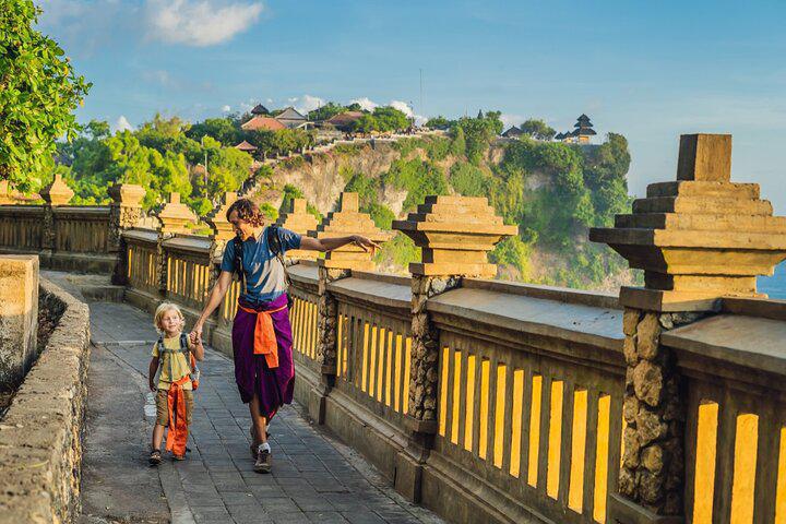 ULUWATU SUNSET, KECAK DANCE, AND DINNER JIMBARAN BEACH