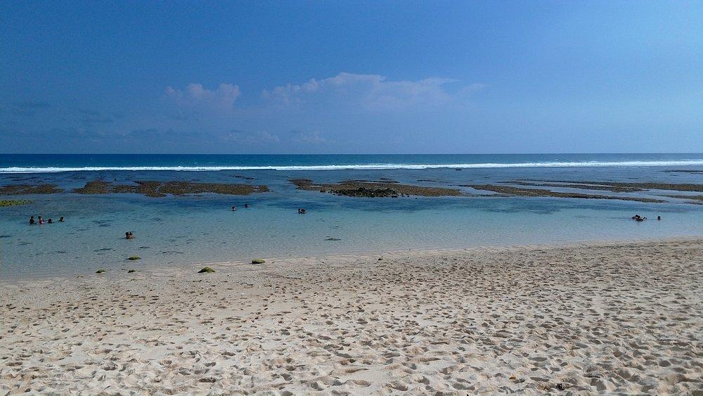PANTAI MELASTI UNGASAN PANTAI MELASTI UNGASAN
