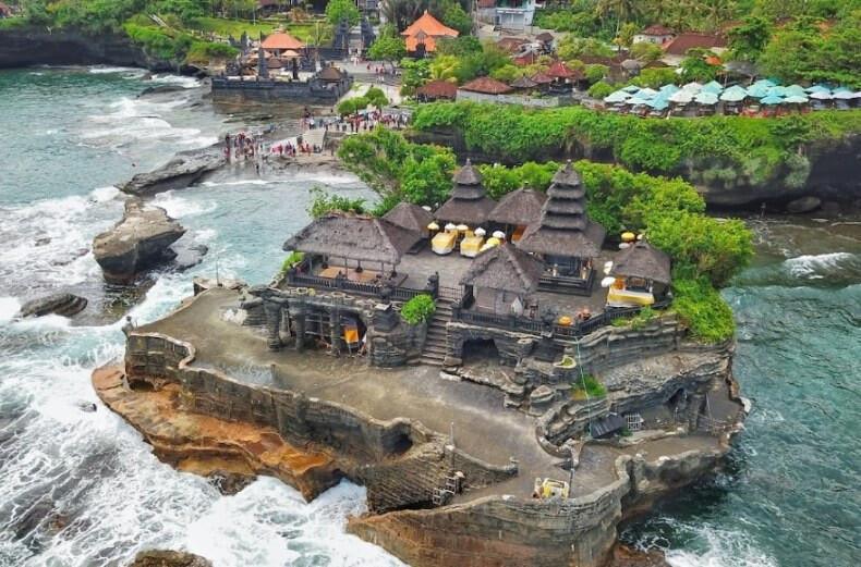 TANAH LOT TEMPLE TANAH LOT TEMPLE