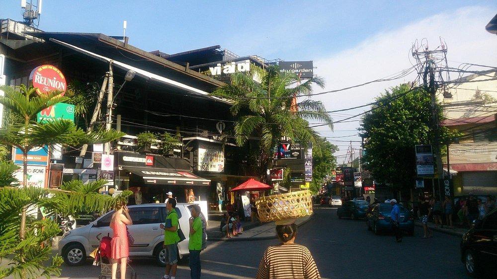 JALAN LEGIAN JALAN LEGIAN