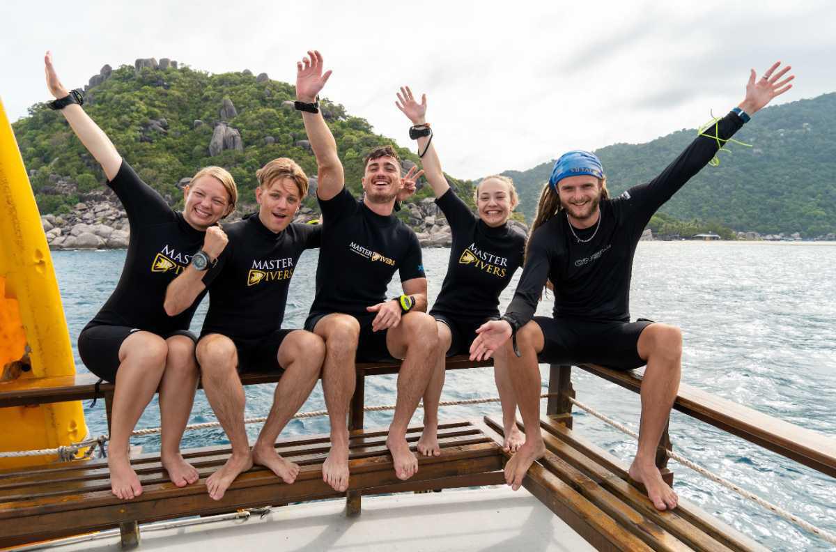 MASTER DIVERS • PADI 5 ⭐️ CAREER DEVELOPMENT CENTER MASTER DIVERS • PADI 5 ⭐️ CAREER DEVELOPMENT CENTER