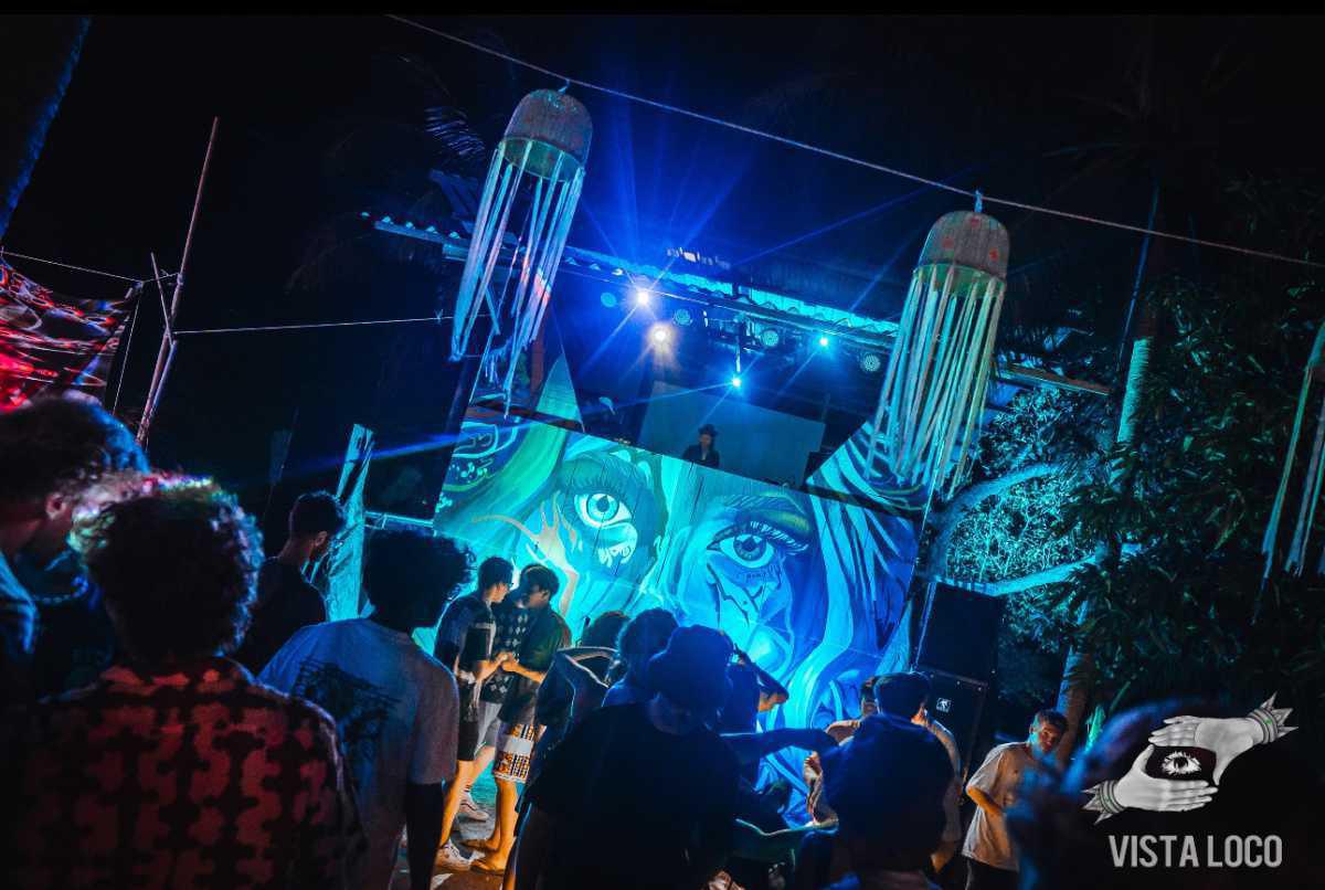 VISTA LOCO MOUNTAIN TOP PARTY