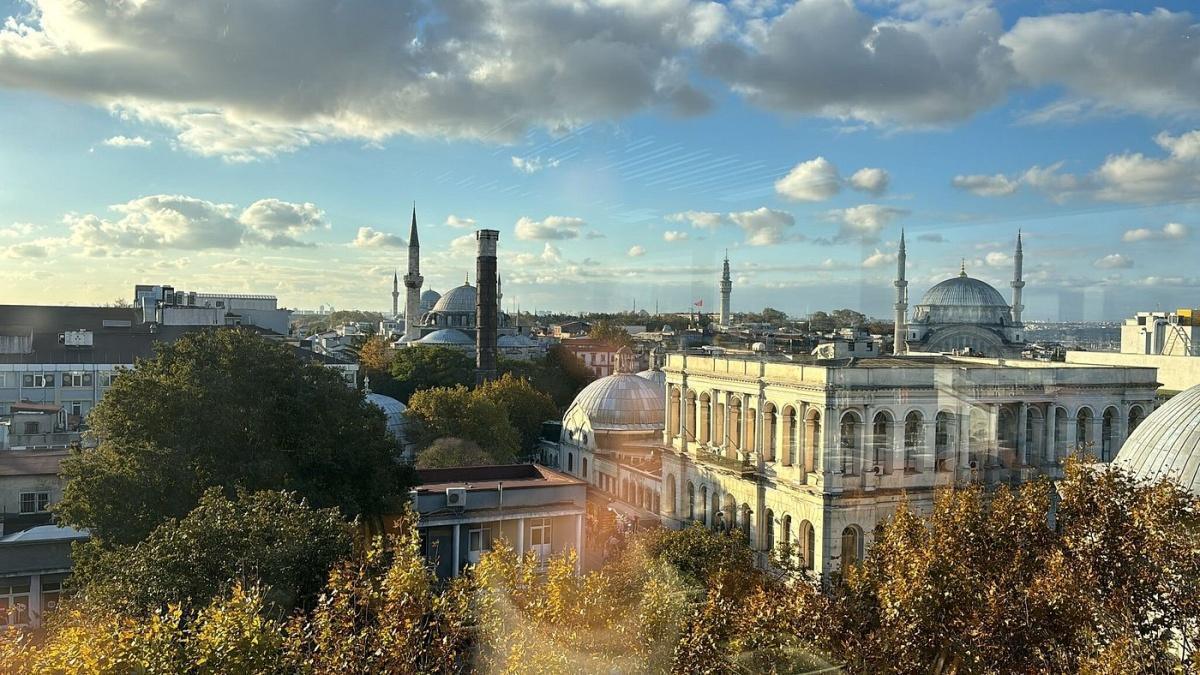 LOTI ROOF LOUNGE LOTI ROOF LOUNGE