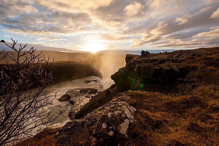 GOLDEN CIRCLE, VOLCANO CRATER AND BLUE LAGOON SMALL-GROUP TOUR