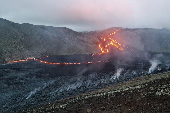 VOLCANO HIKE WITH A GEOLOGIST SMALL-GROUP TOUR