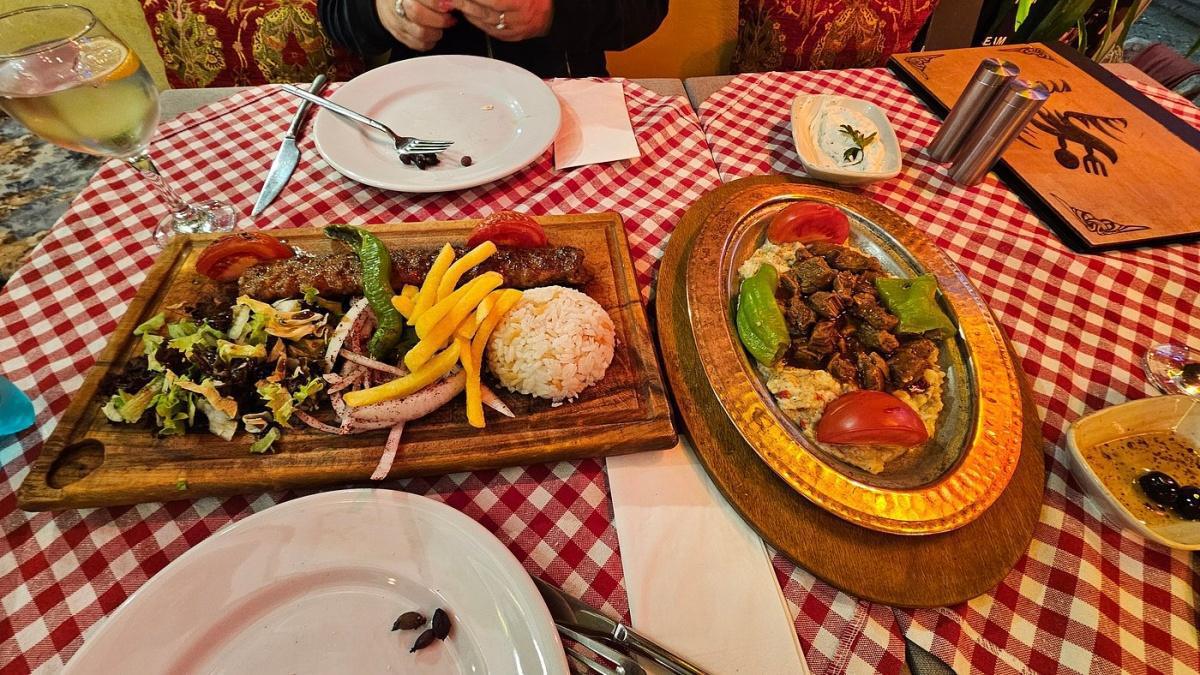 LAS TAPAS RESTAURANT