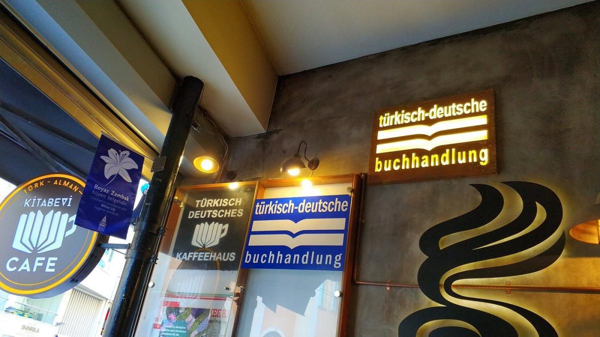 TÜRK ALMAN KITABEVI & CAFE TÜRK ALMAN KITABEVI & CAFE