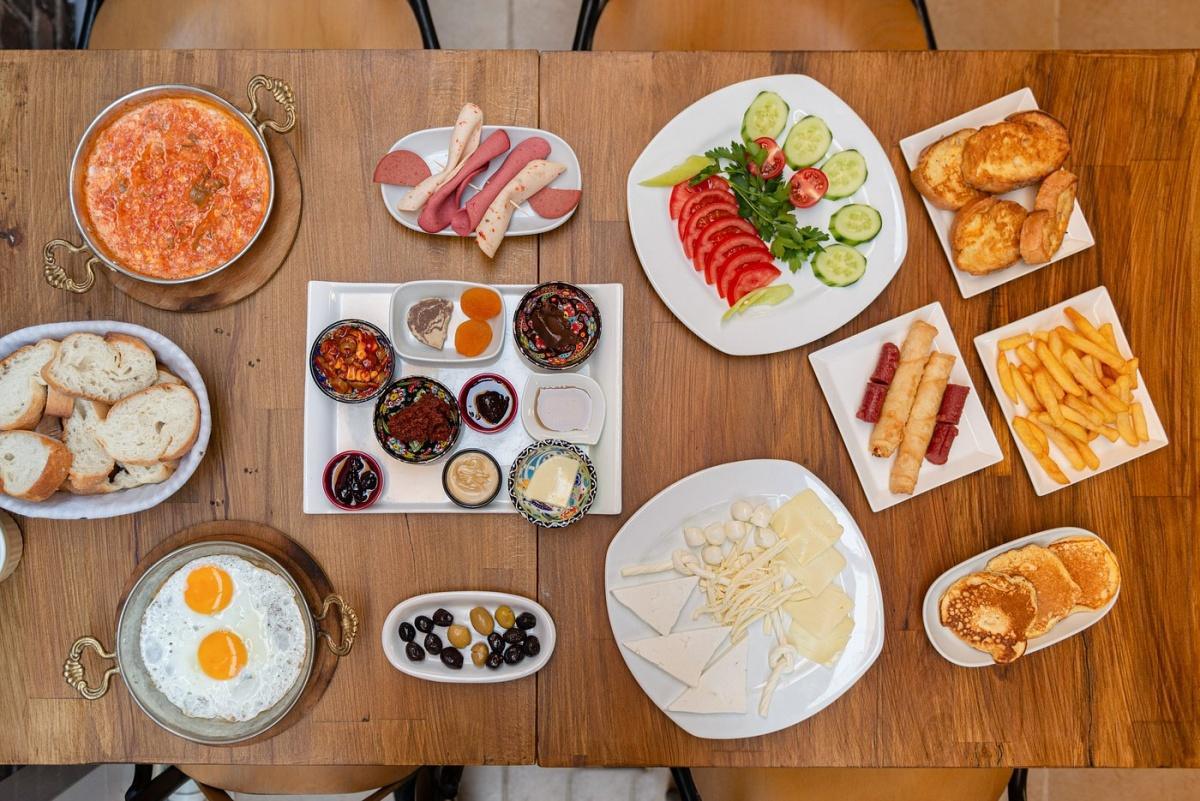 BEGONVILLE CAFE & BISTRO