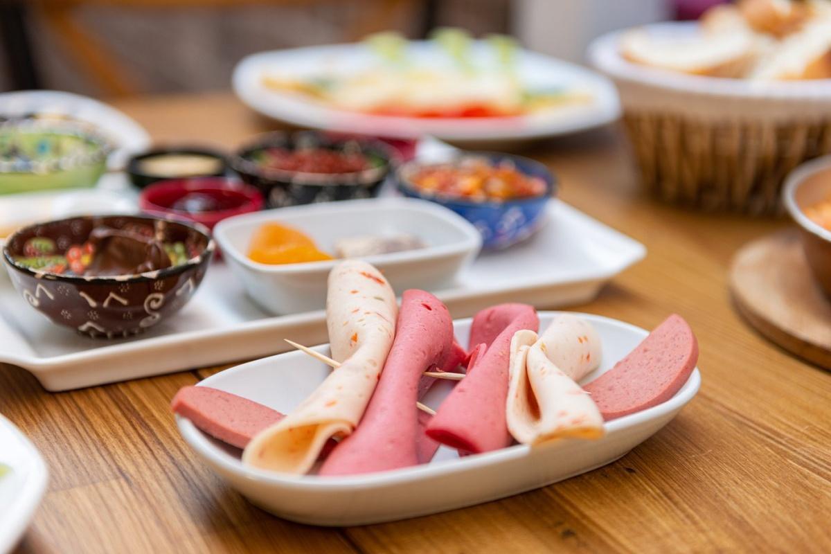 BEGONVILLE CAFE & BISTRO BEGONVILLE CAFE & BISTRO