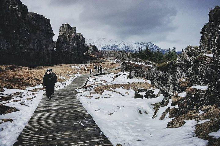 GOLDEN CIRCLE SUPER-JEEP TOUR AND SNOWMOBILING FROM REYKJAVIK