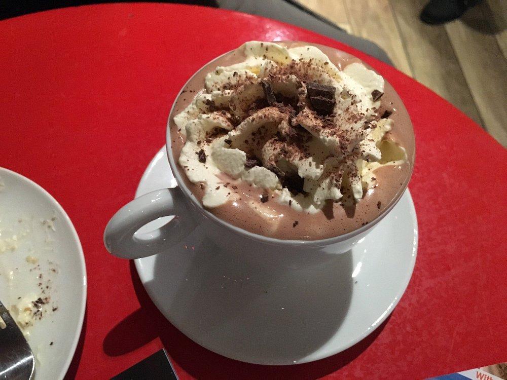 BÓKABÚÐ MÁLS OG MENNINGAR BÓKABÚÐ MÁLS OG MENNINGAR